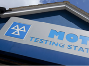 SMMT 挑战声称驾车者可以接受 4 年的 MOT