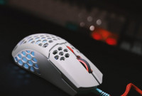 Cooler Master 的 MM711 复古游戏鼠标在促销期间仅售 10 英镑