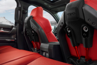 2024 年 Toyota Tacoma TRD Pro 的座椅配备带空气可调减震器的悬架系统