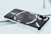 Phone 2 的设计与 Phone 1 没有什么相似之处