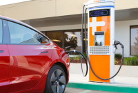ChargePoint 开始将 NACS 电缆引入电动汽车充电网络