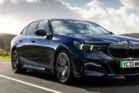 全新 BMW i5 系列售价 9.8 万英镑的 M60 登顶