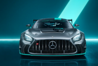 2023 Mercedes-AMG GT2 Pro 是一款 750 马力的无限制赛车