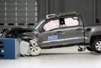 IIHS 发现全尺寸皮卡缺乏后座安全性