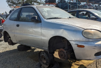 垃圾场宝石：2000 Daewoo Lanos 掀背车