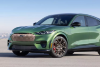 2024 Mustang Mach-E GT 增加铜牌外观套件