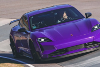 Taycan Turbo GT 与 Model S Plaid 和 Air Sapphire 的比较