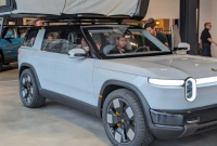 Rivian 计划每年在诺伊州生产多达 155,000 辆 R2 SUV