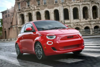 2024 款菲亚特 500e EPA 评级显示能耗为 3.4 英里/千瓦时