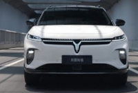 廉价电动跨界车 Voyah 智音在中国亮相