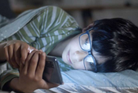 研究称远离电子设备可改善睡眠