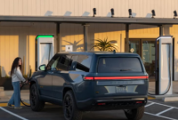 Rivian 推出新充电器 但有一个问题